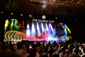 Màn trình diễn nhạc nước được tái hiện sinh động trên sân khấu The Global City