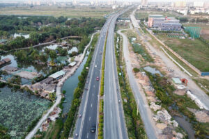 Đoạn đường dẫn cao tốc gần nút giao An Phú, TP Thủ Đức, năm 2022